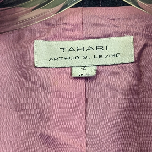 Tahari Gray w/pink Pinstriped Jacket Size 14 GUC - Picture 2 of 3
